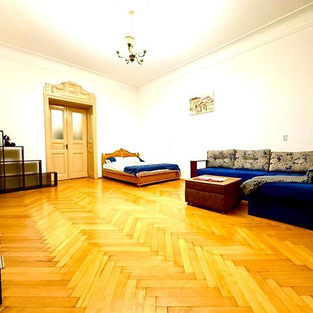 Luxury Apartment Near Rynok Square Lemberg Exterior foto